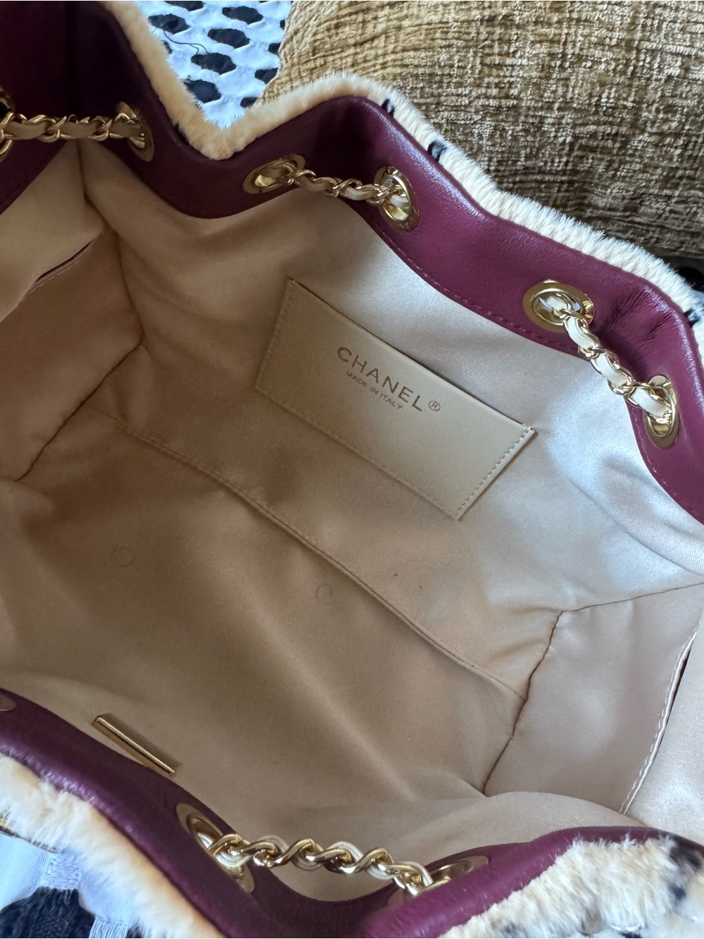 CC Cream with Black Polka Dot Shearling Shoulder Bag - Picture 4 of 14